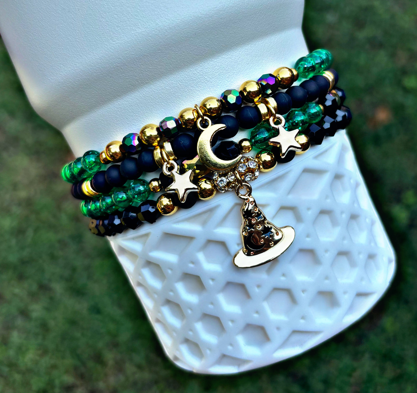 Bracelets de la Coupe Stanley Elphaba. Collection Wicked.