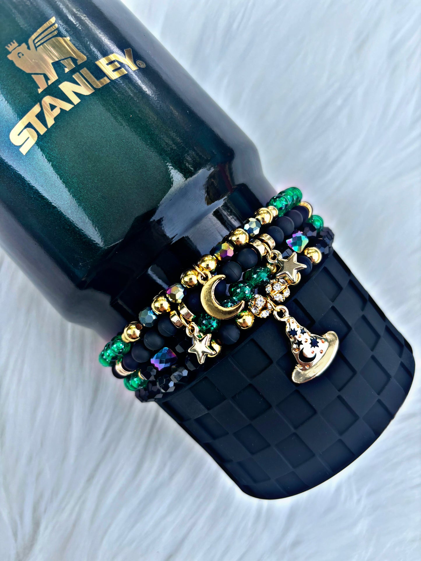 Bracelets de la Coupe Stanley Elphaba. Collection Wicked.
