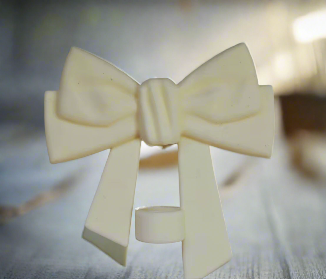Cream Bow Silicone Straw Topper