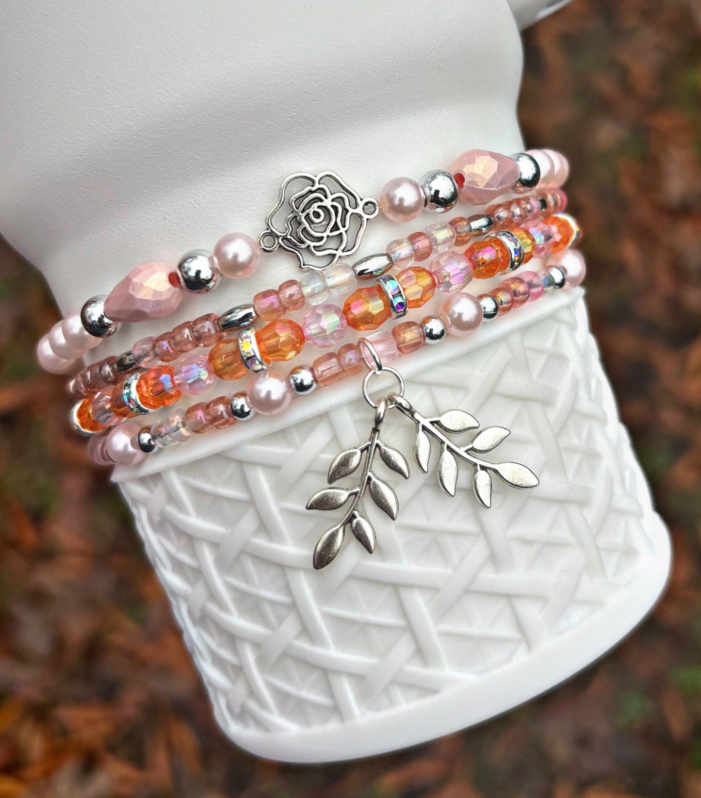 Bracelets à pétales de rose scintillants