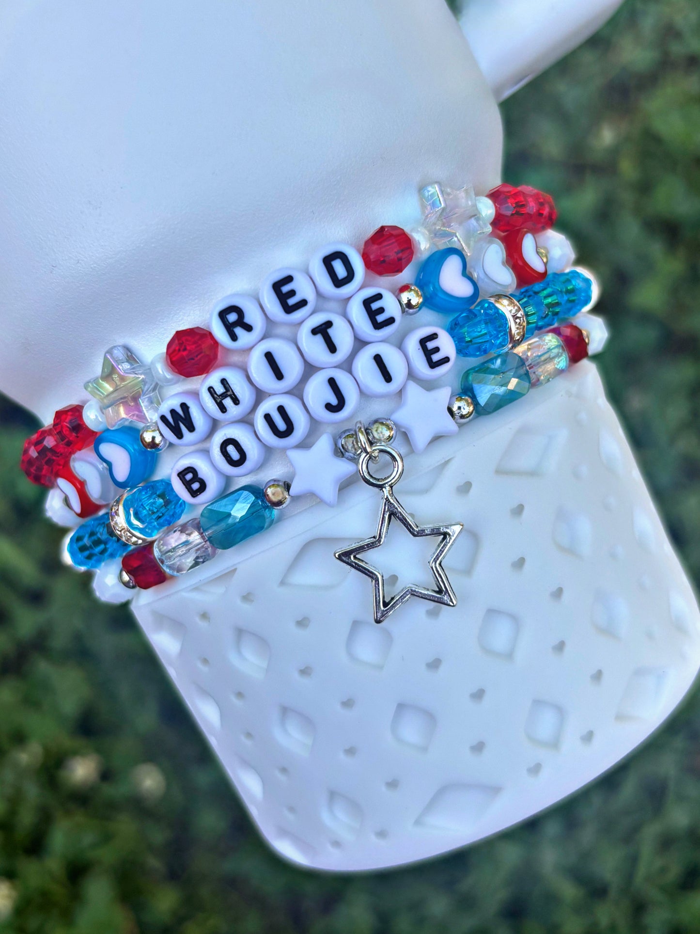 Bracelets coupe rouge, blanche et Boujie