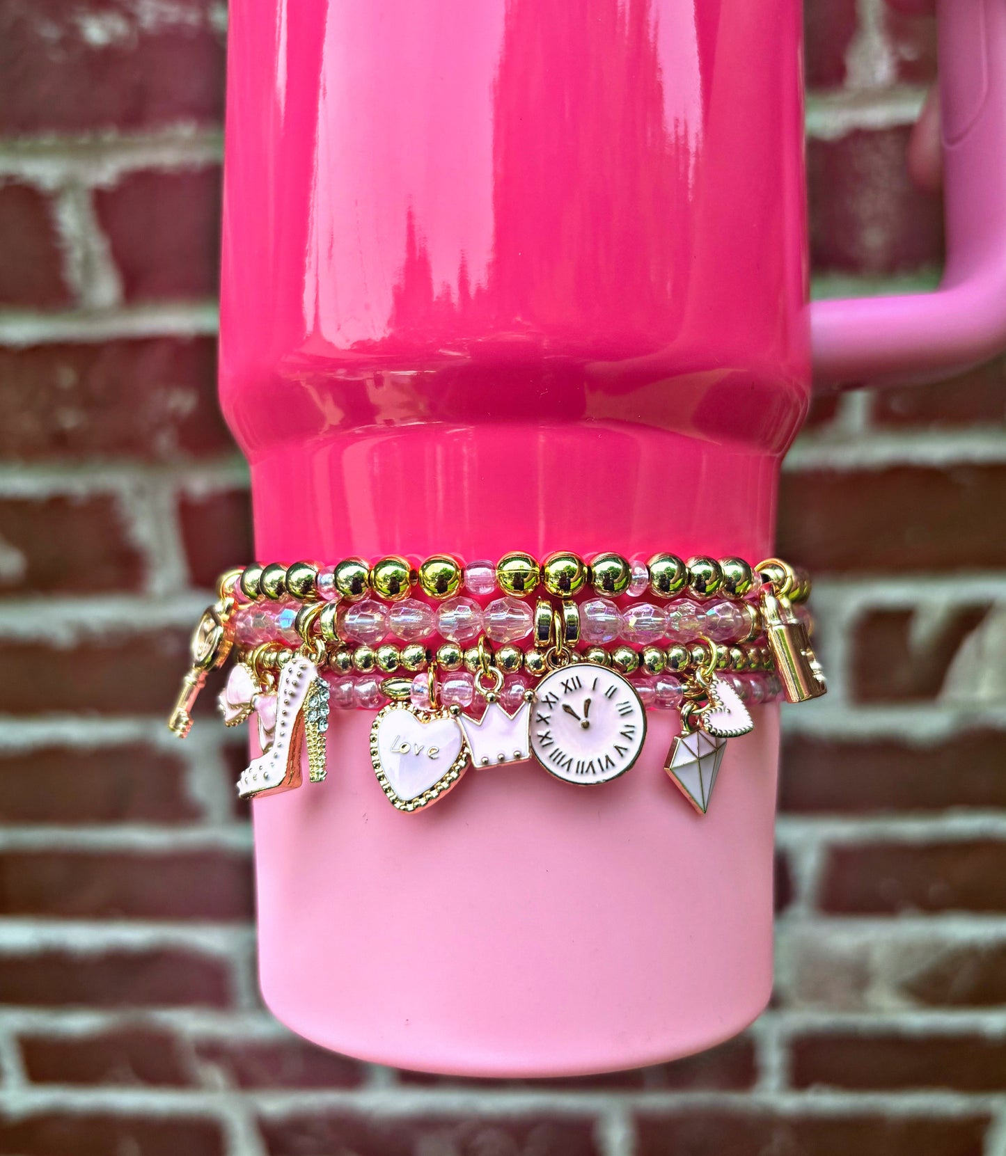 Bracelets de créateurs inspirés de la coupe Lux rose