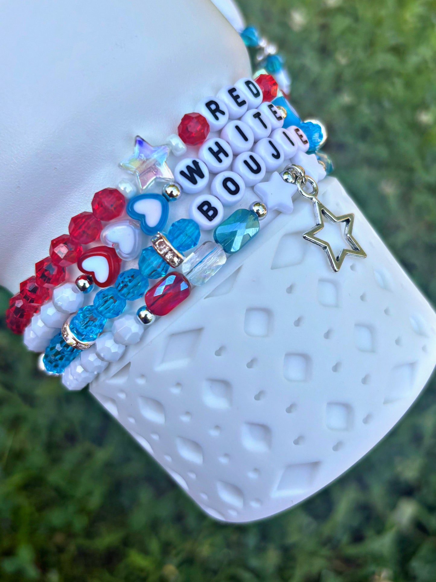 Bracelets coupe rouge, blanche et Boujie