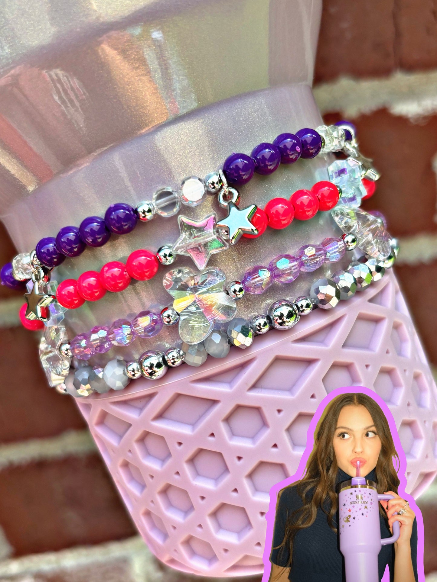 Bracelets Stack Cup d'Olivia Rodrigo. Dévoilez vos tripes.