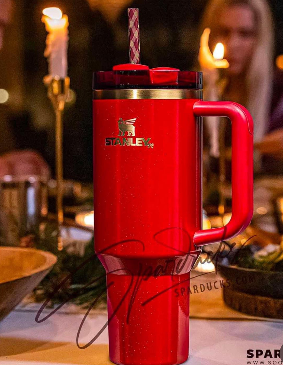 Topper en paille rouge écarlate