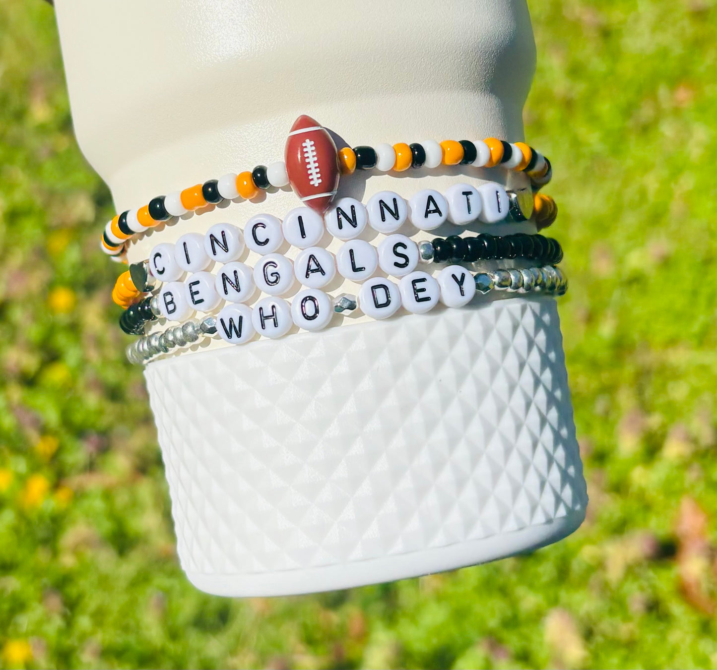 Choisissez vos bracelets de coupe d'équipe sportive personnalisés