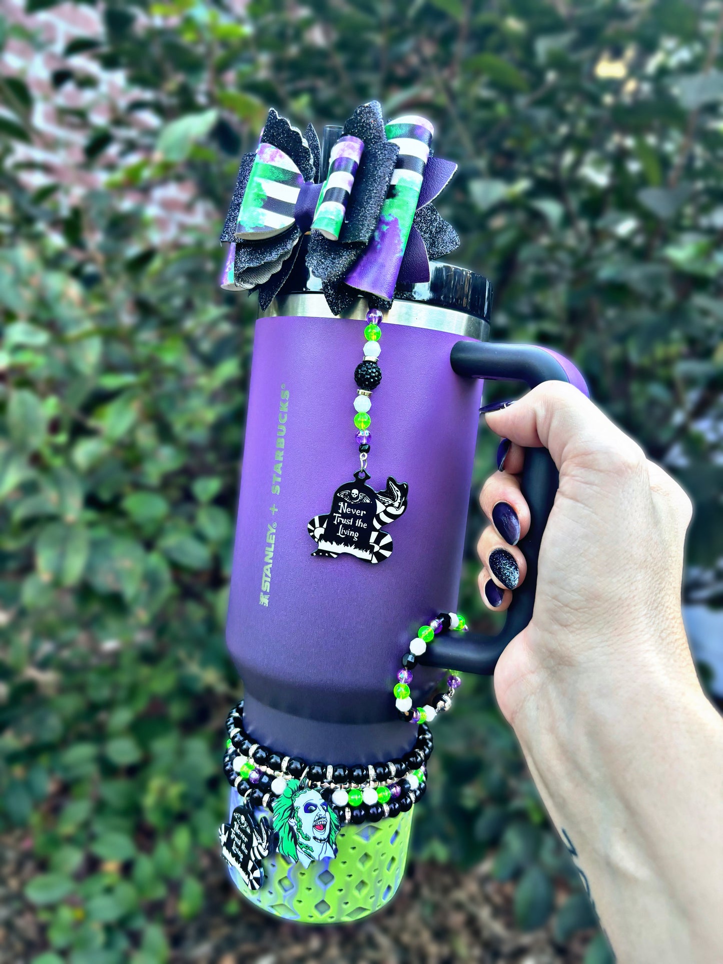 Beetle Juice Bow