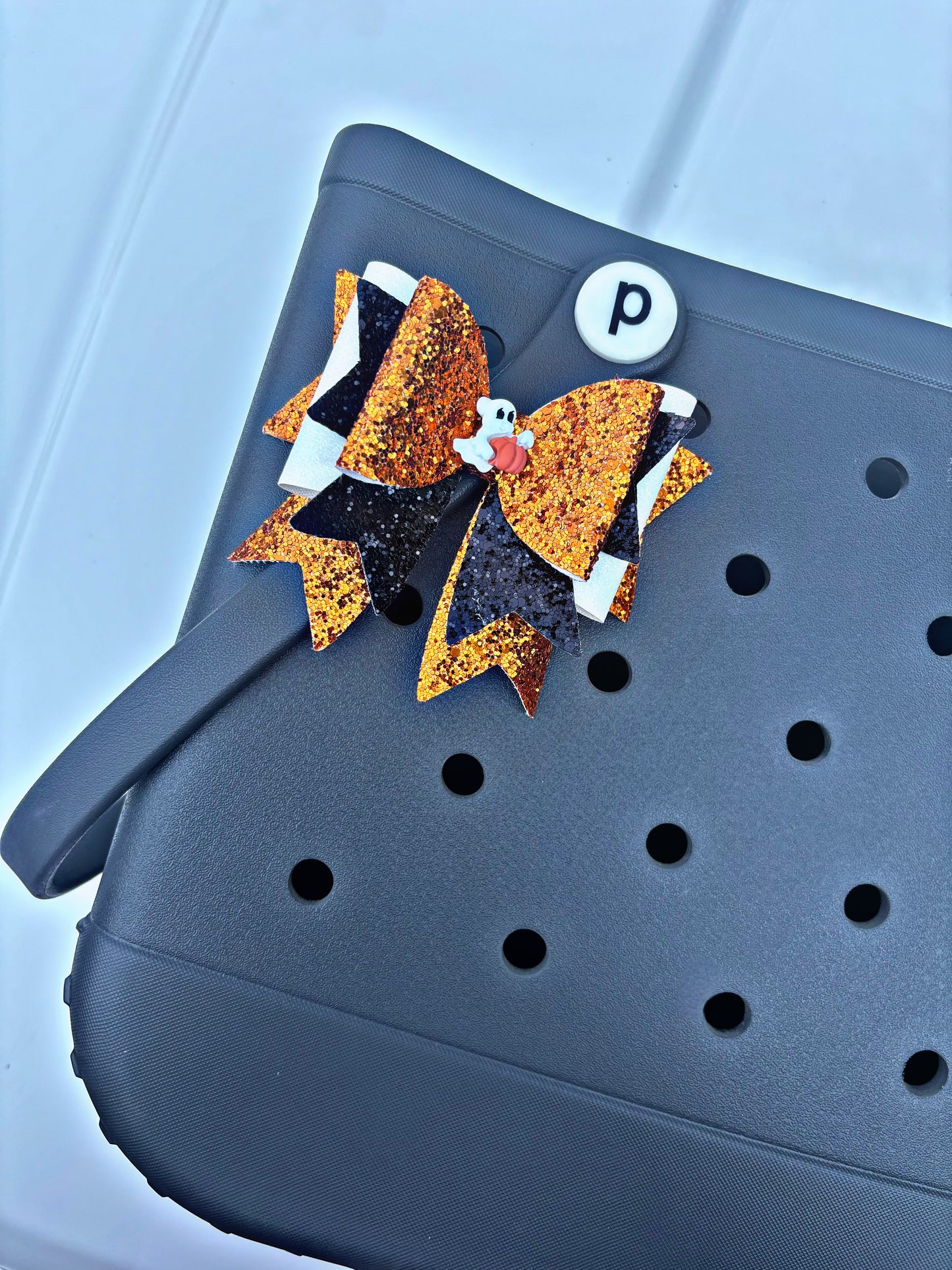 Ghost Pumpkin Bag Bow (Clip me to your Camino or Bogg Strap!)