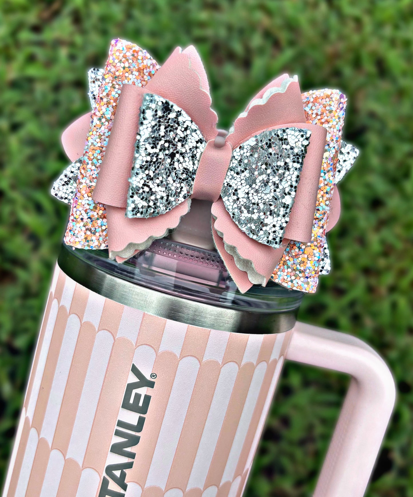 Tea Rose Tile Bow (works with 10mm straw & flip spouts)