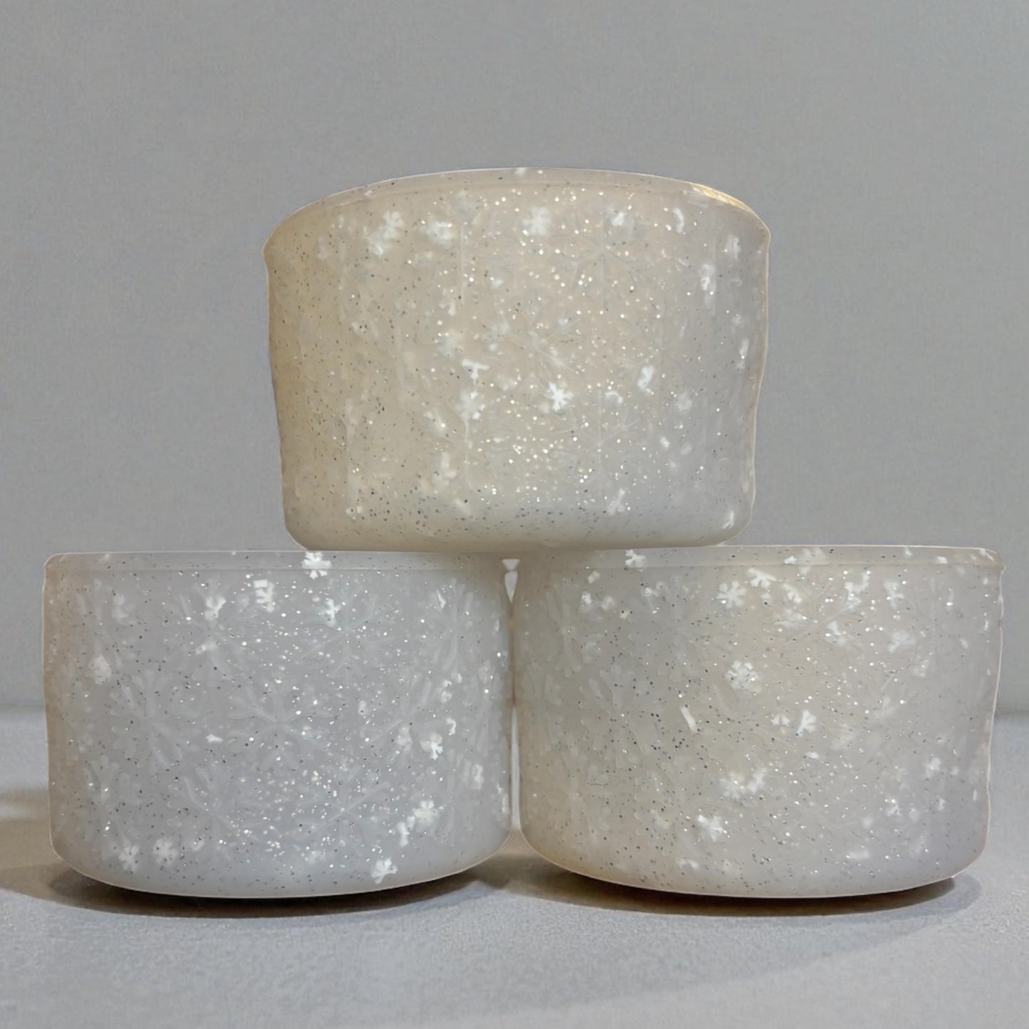 Botte en silicone semi-transparente à paillettes argentées avec flocons de neige