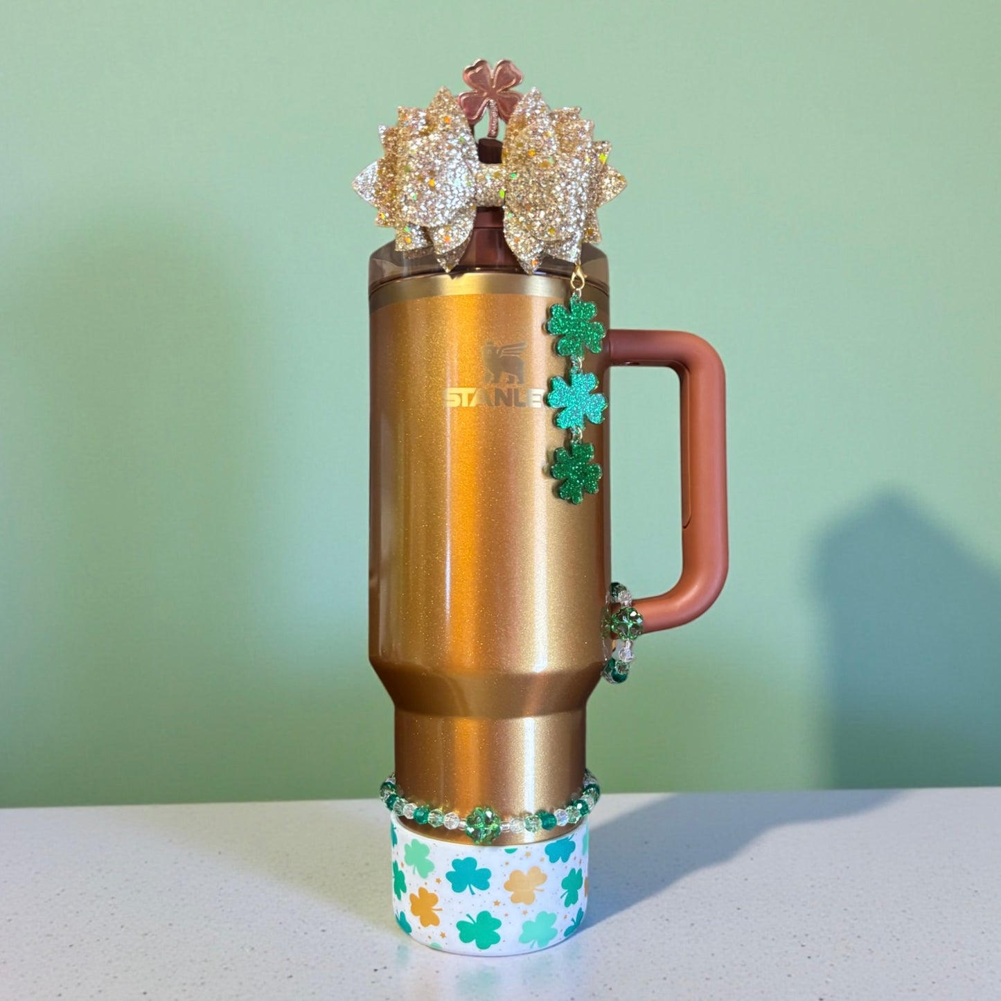 Charme de la Coupe Liée et Vraie