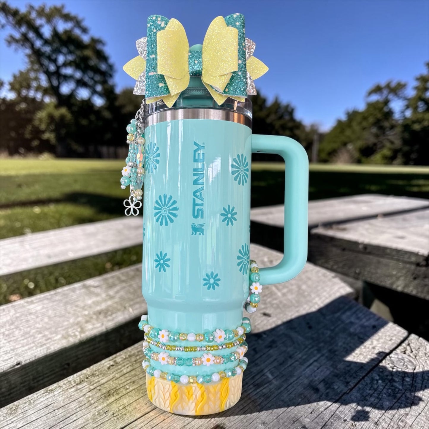 Teal Daisies Magnetic Handle Charm